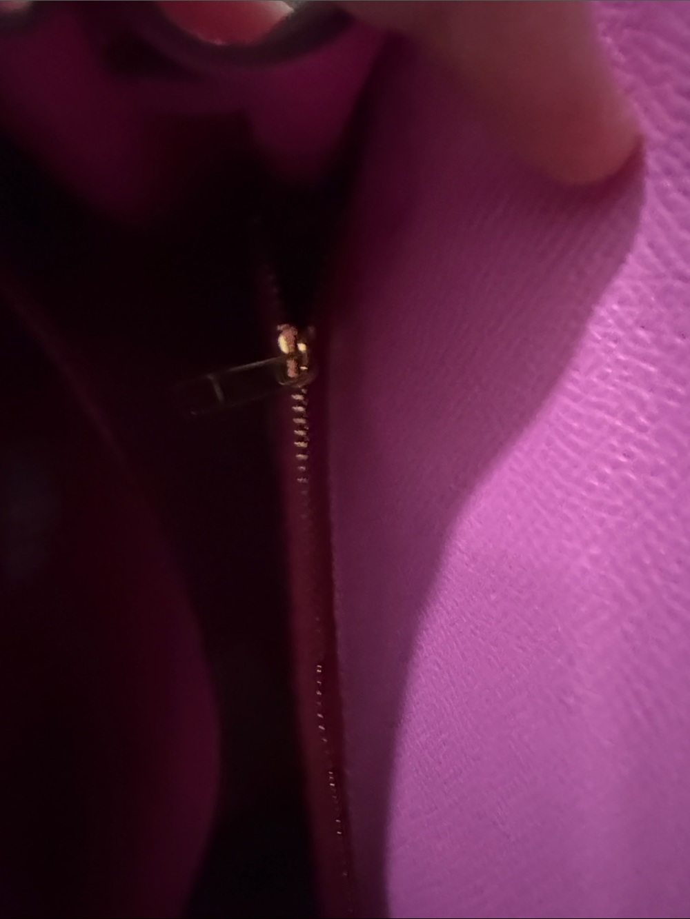 Pink Top-Handle Women’s Handbag with Gold Hardware - Picture 4 of 9